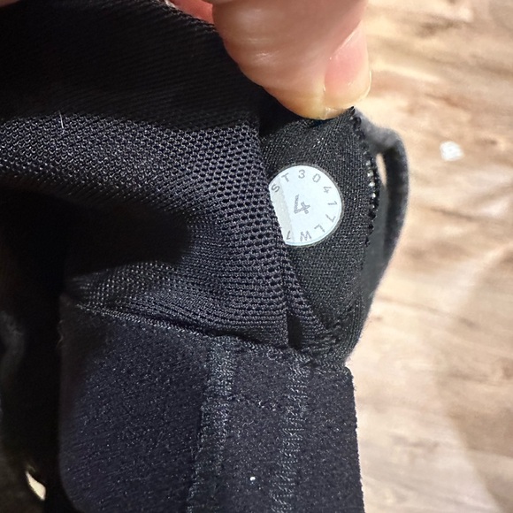 Lululemon Power Y Tank. Size 4. Smoke free home. - Picture 2 of 3